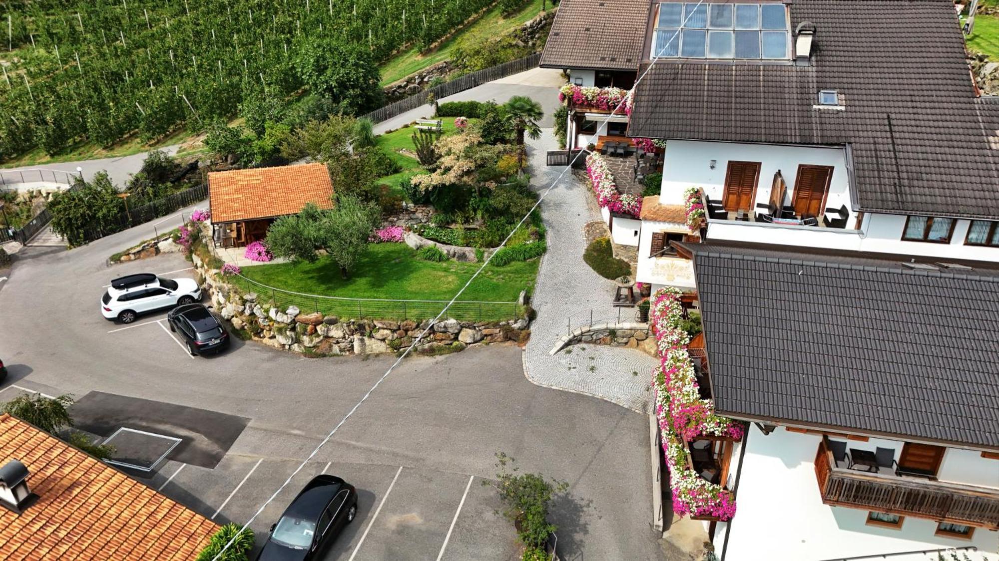 Residence Blumenthalerhof Lagundo Exterior photo